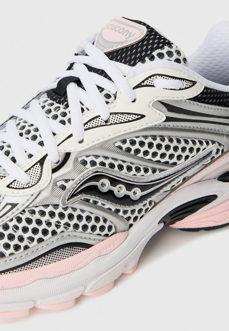Saucony PROGRID OMNI 9 UNISEX - Baskets basses - pink/purple