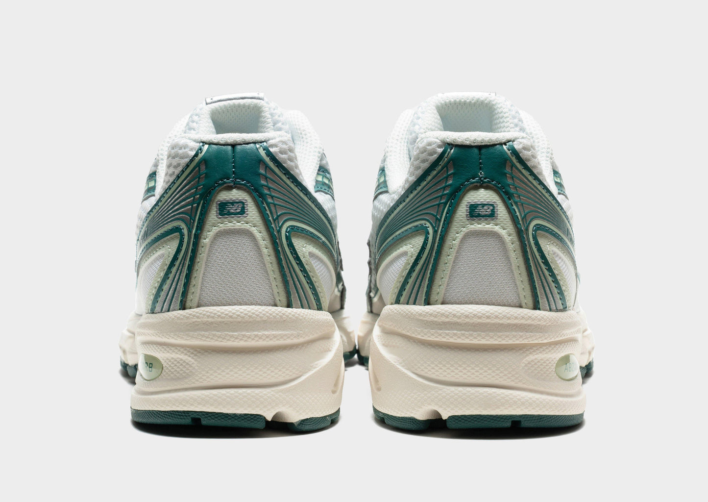 New Balance 740